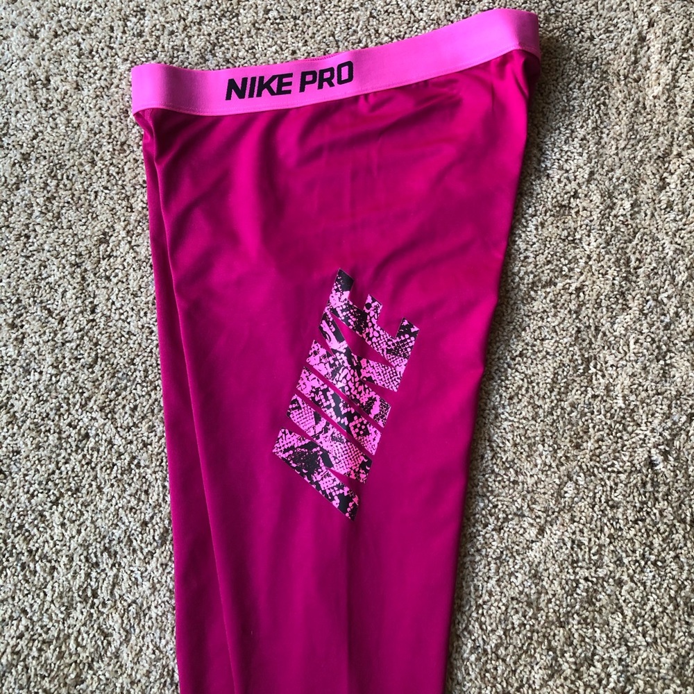 Nike Cropped Leggings!